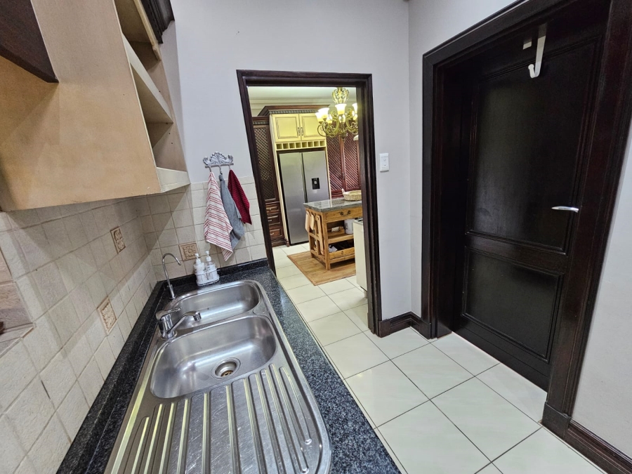 5 Bedroom Property for Sale in Jim Fouchepark Free State